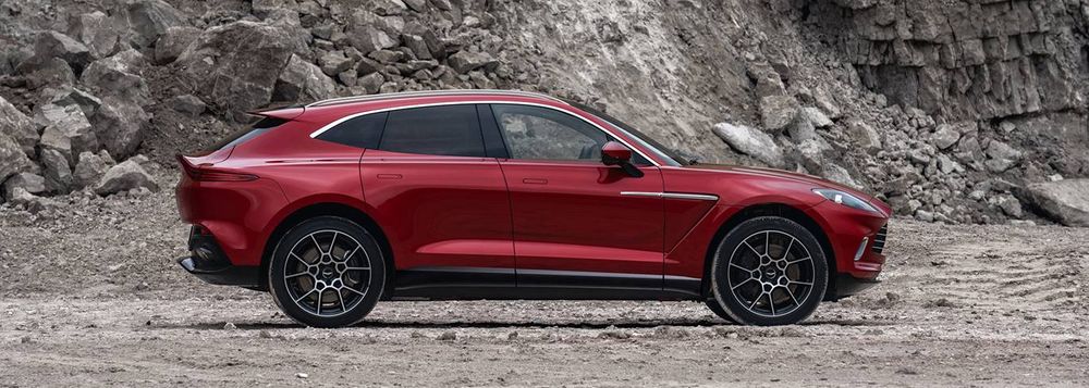 Aston Martin DBX Image Listing 9