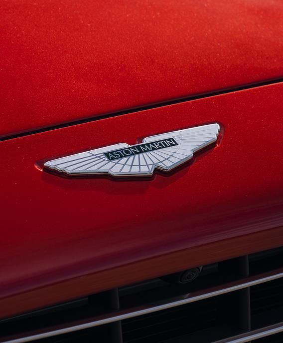 Aston Martin DBX Image Listing 15