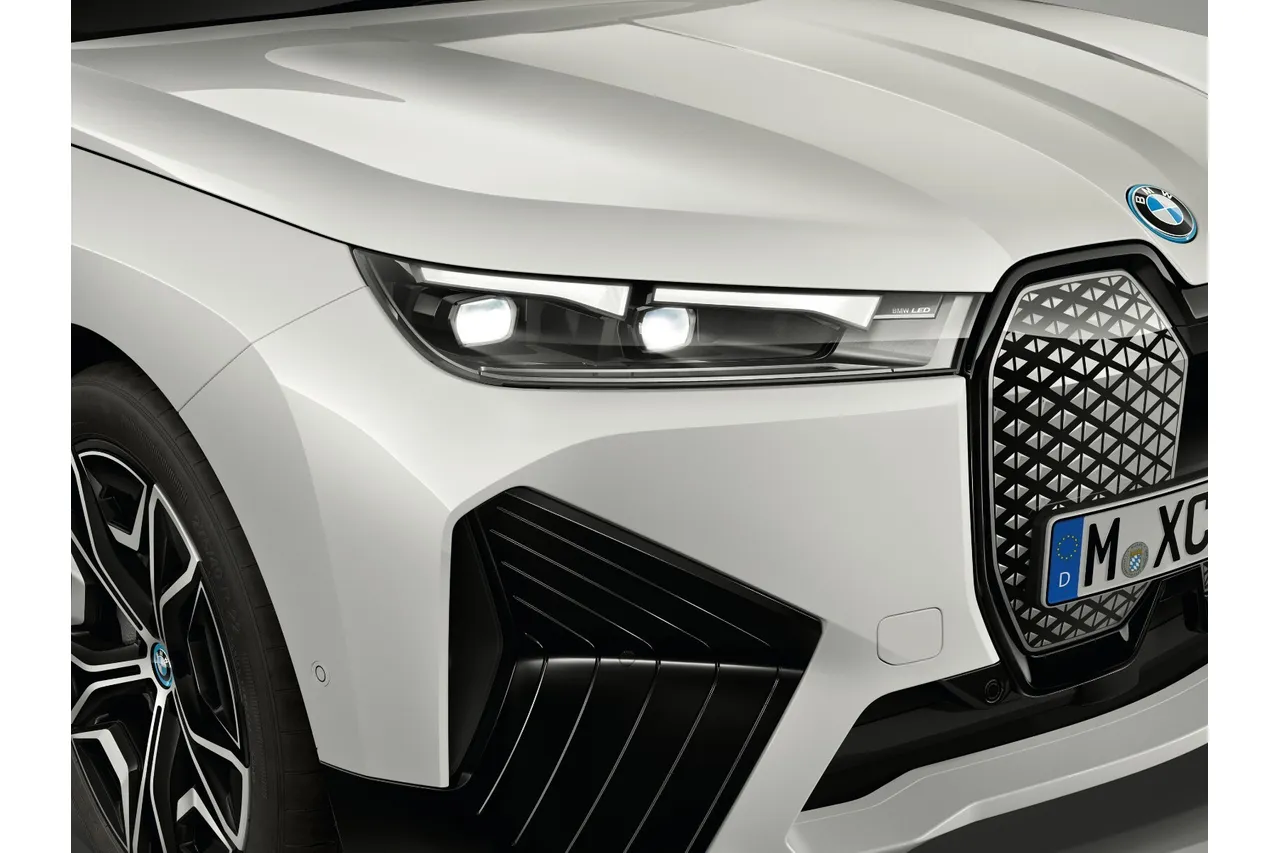 BMW IX Image Listing 2