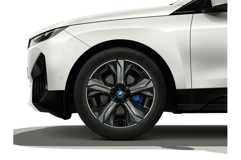 BMW IX Image Listing 11