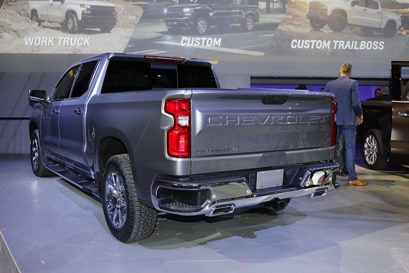 Chevrolet Silverado Image Listing 3