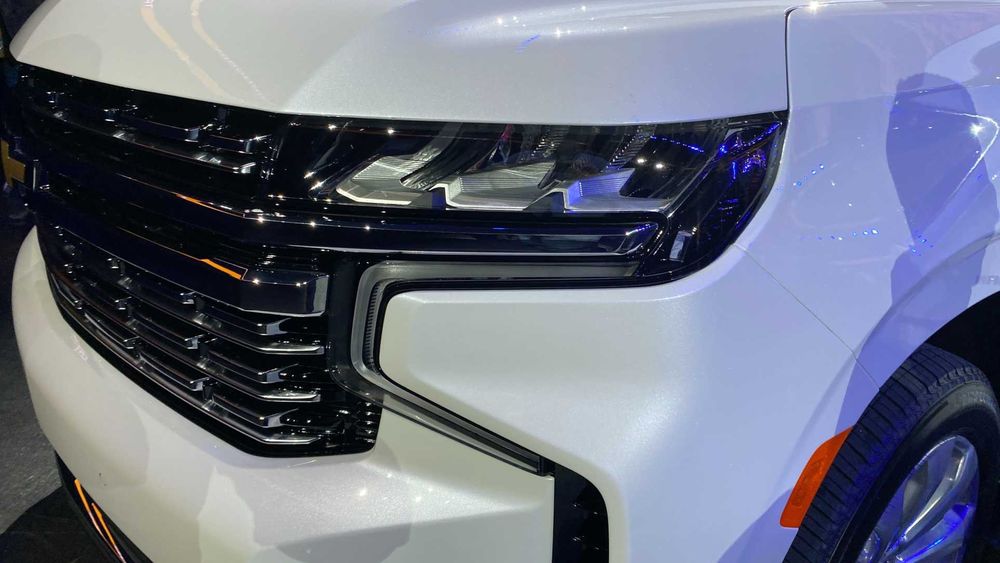 Chevrolet Suburban Image Listing 2