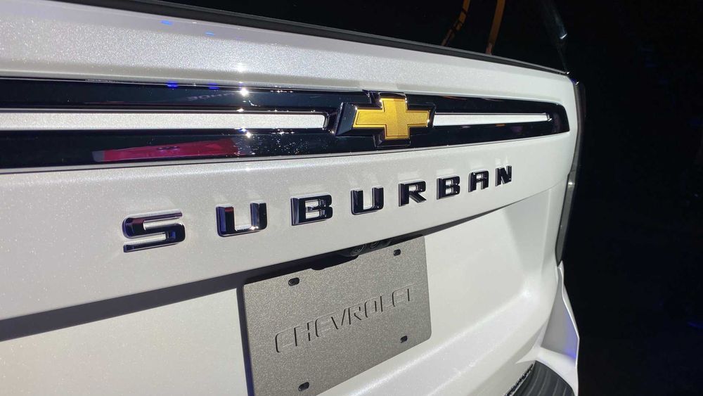 Chevrolet Suburban Image Listing 6