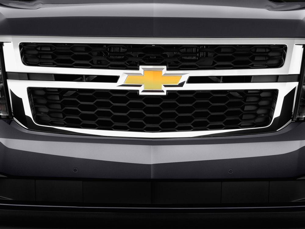 Chevrolet Suburban Image Listing 13