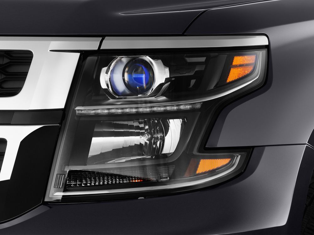 Chevrolet Suburban Image Listing 15