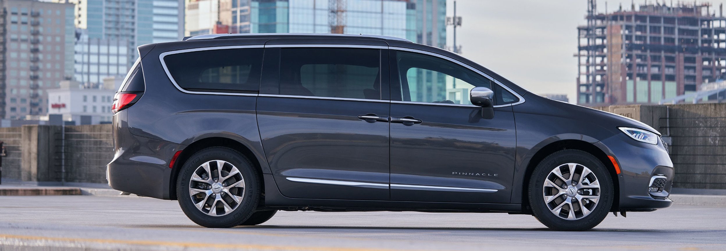 Chrysler Pacifica Image Listing 2