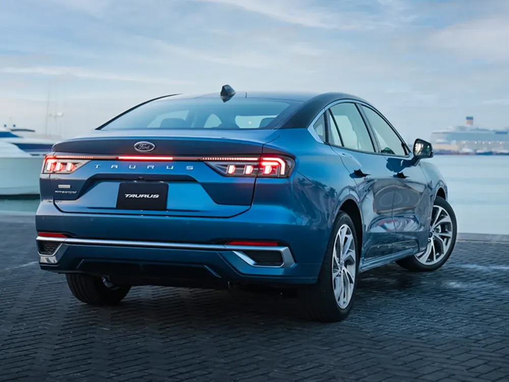 Ford Taurus Image Listing 4
