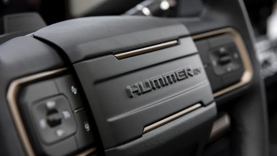 GMC Hummer EV Pickup Image Listing 10