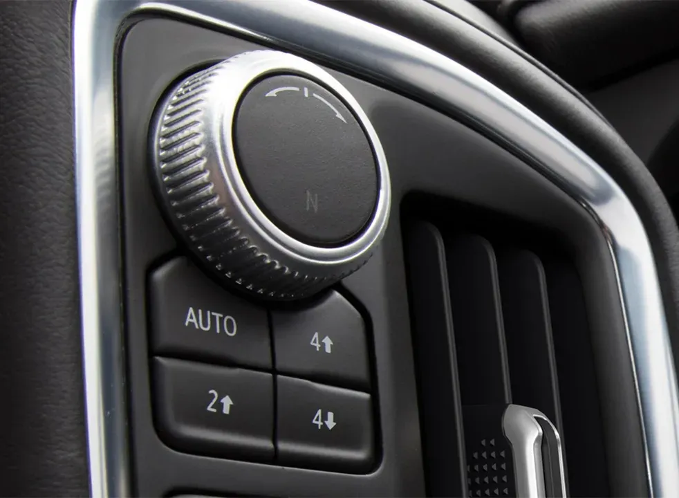 GMC Sierra Image Listing 2