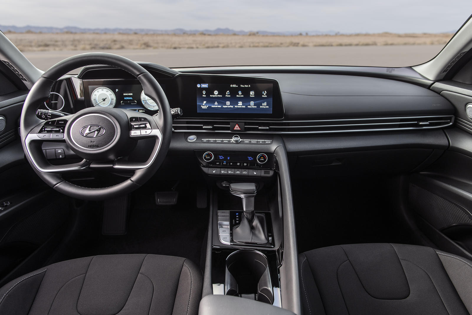Hyundai Elantra Image Listing 3