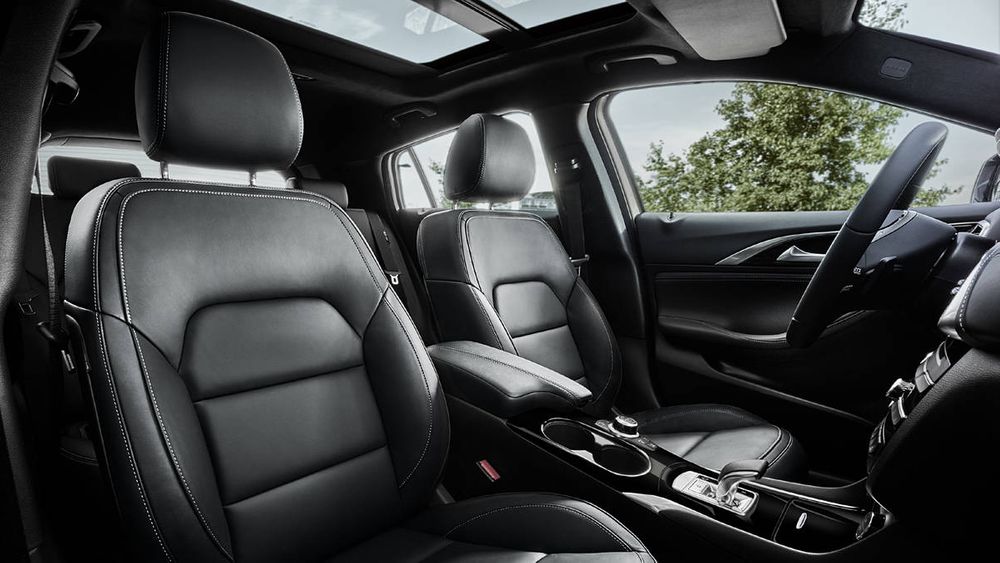 Infiniti Q30 Image Listing 9