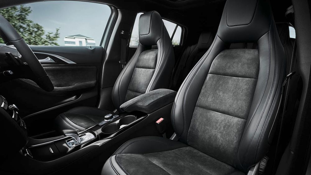 Infiniti Q30 Image Listing 11