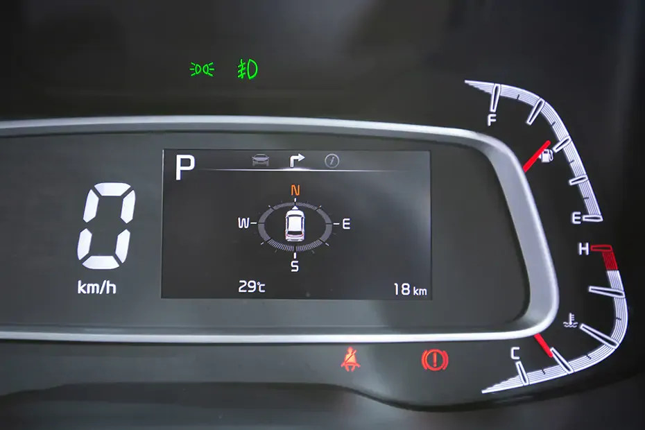 Kia Sonet Image Listing 12