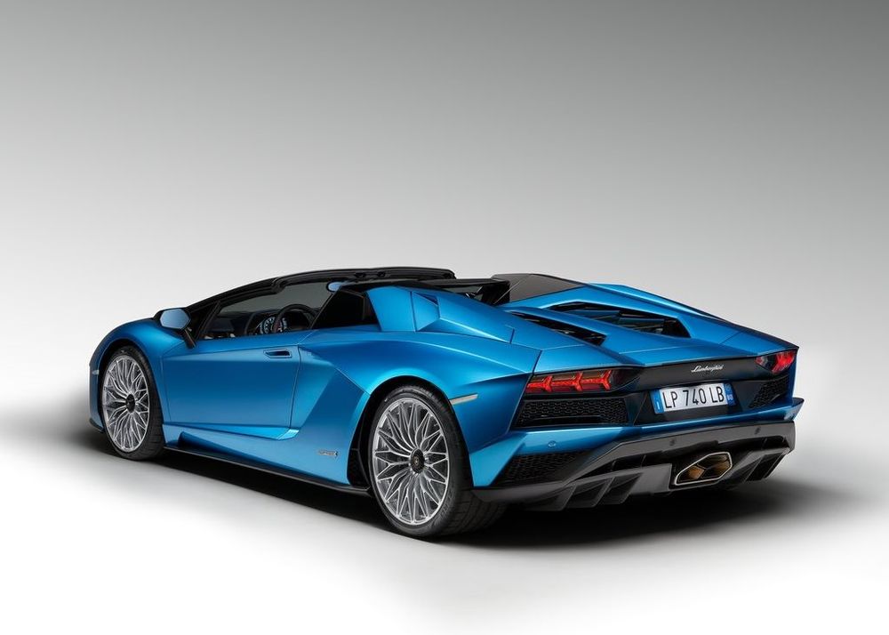 Lamborghini Aventador S Roadster Image Listing 2