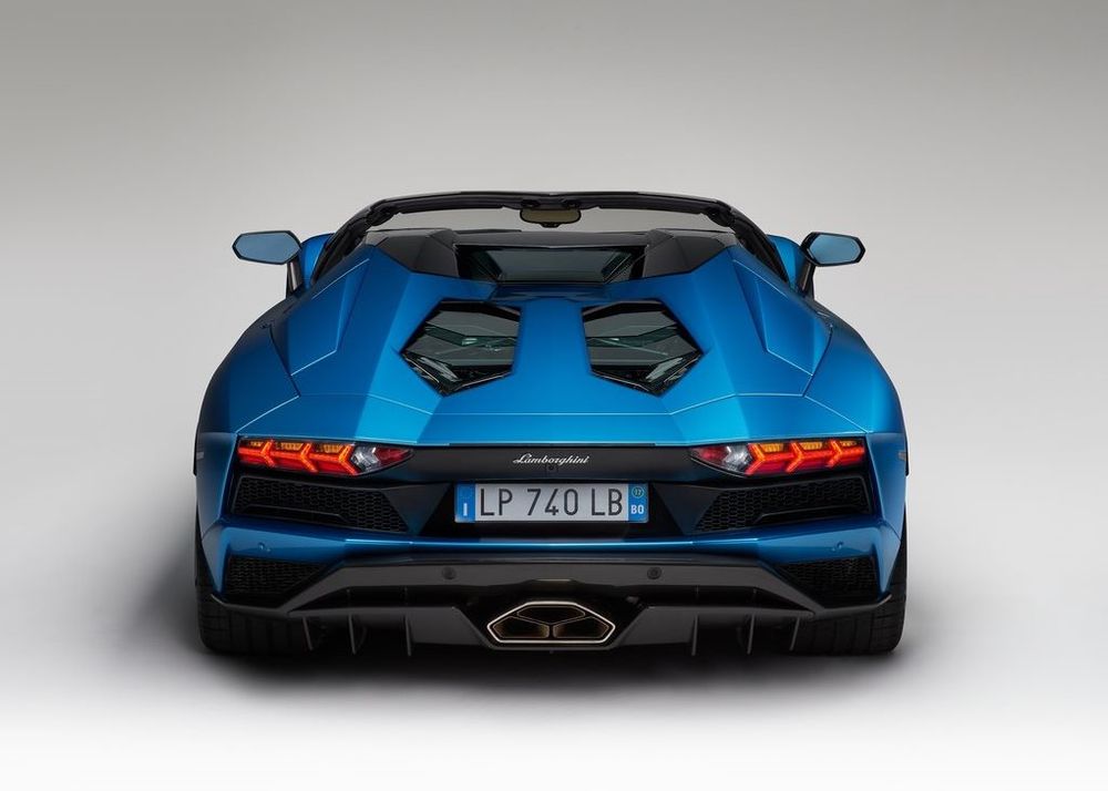 Lamborghini Aventador S Roadster Image Listing 4