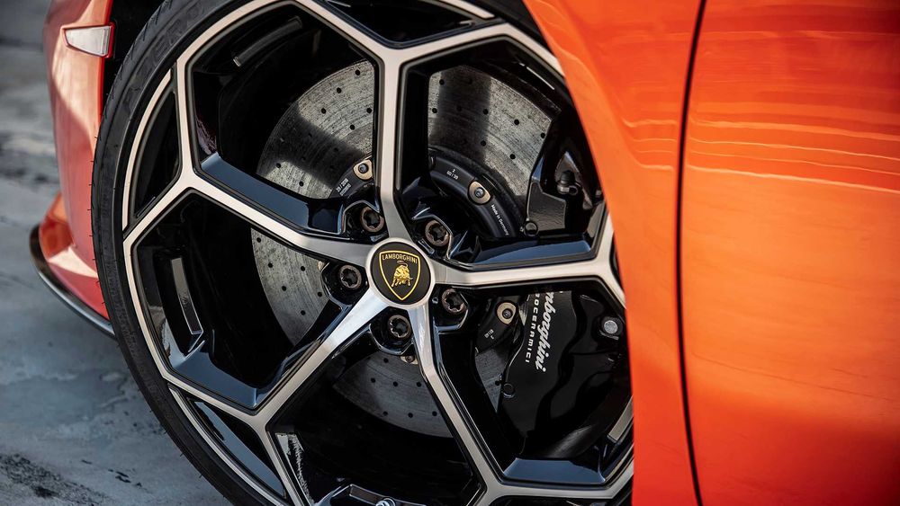 Lamborghini Huracan Image Listing 18