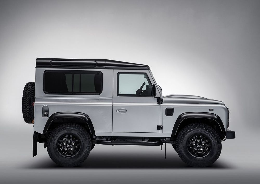 Land Rover Defender Image Listing 3