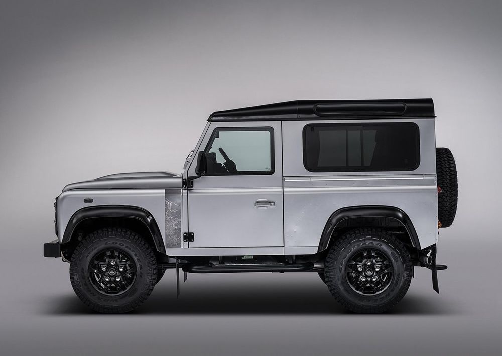 Land Rover Defender Image Listing 4