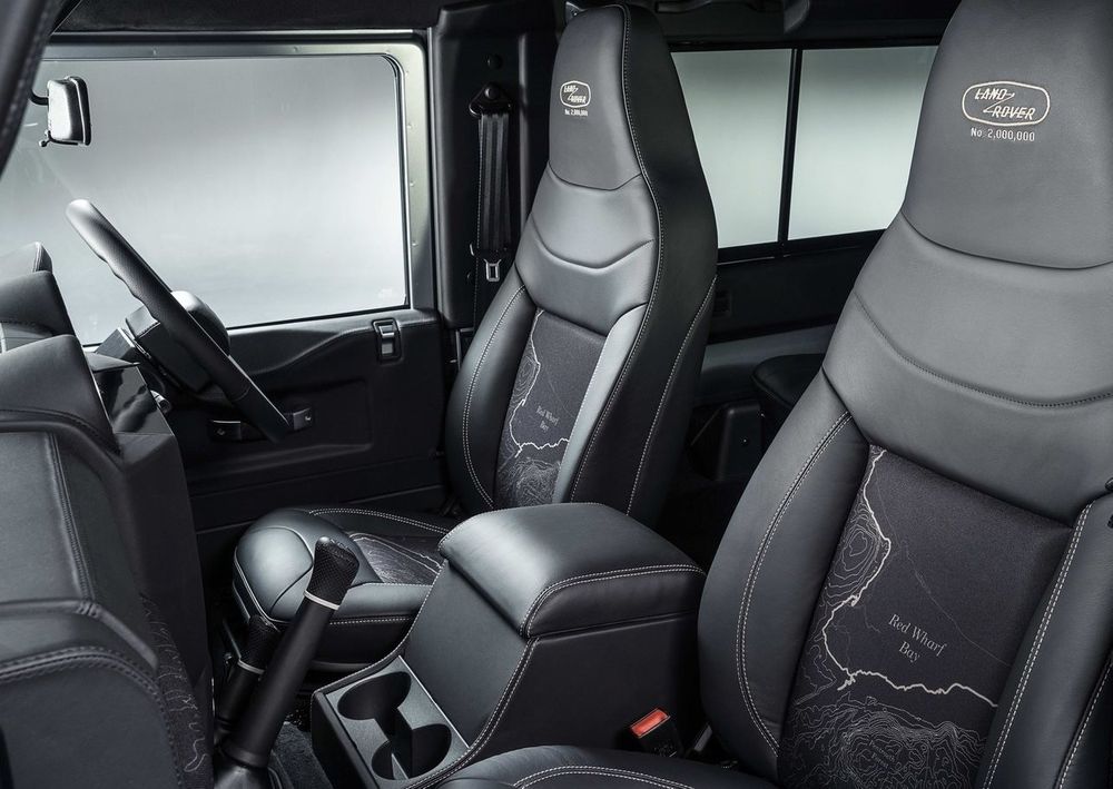 Land Rover Defender Image Listing 7