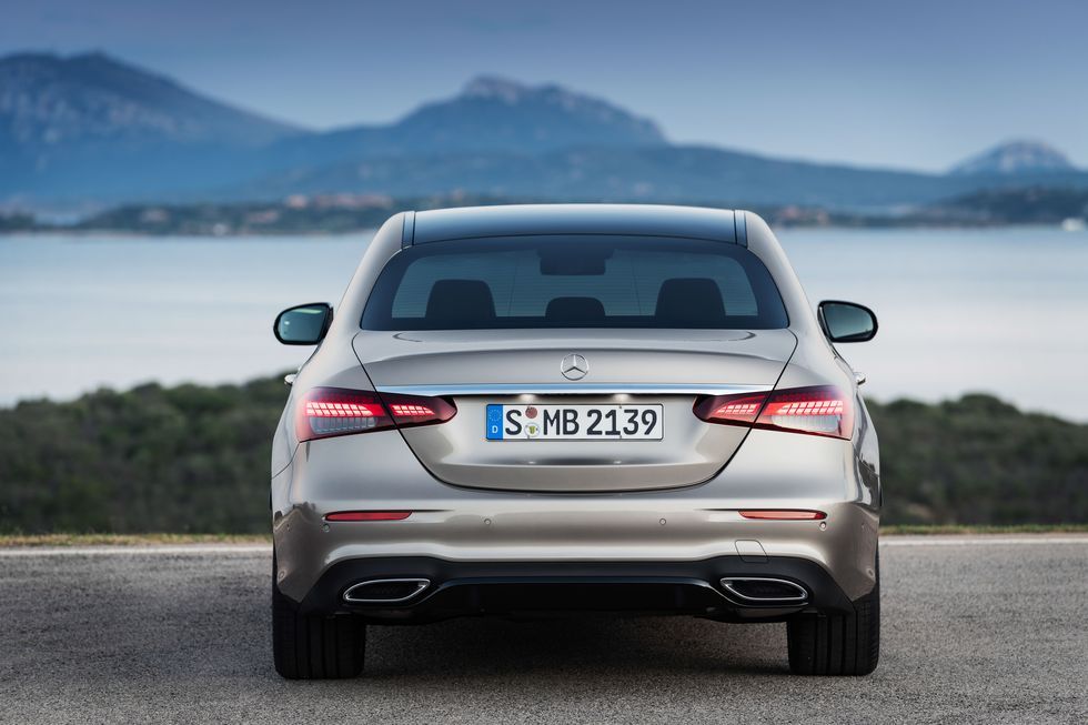 Mercedes-Benz E-Class Saloon Image Listing 3