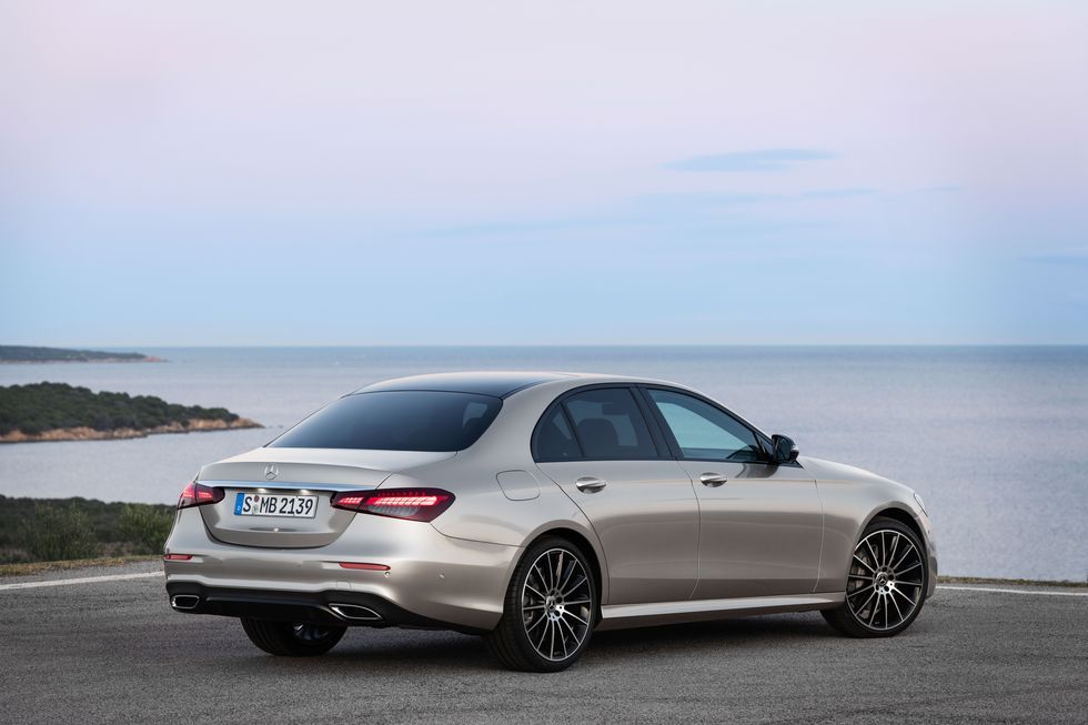 Mercedes-Benz E-Class Saloon Image Listing 4