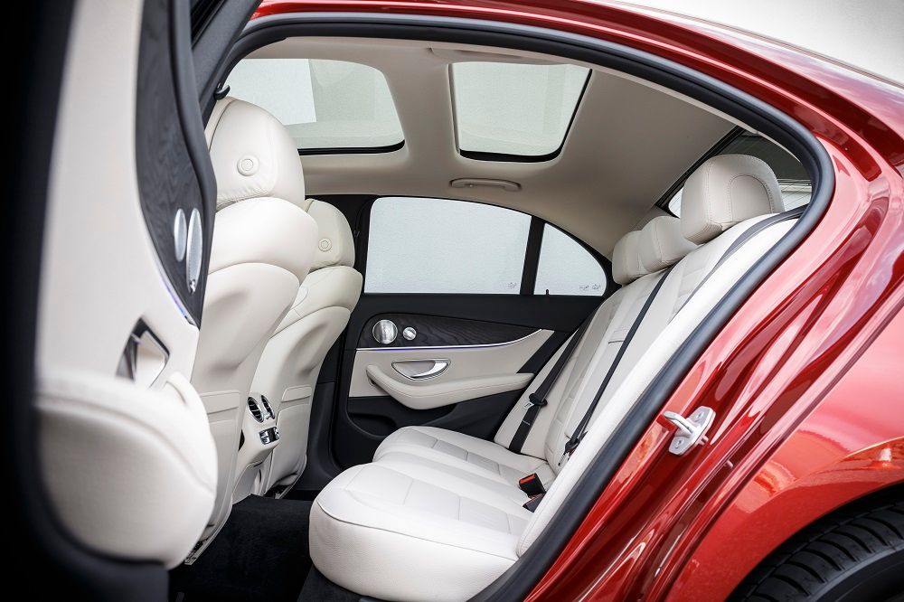 Mercedes-Benz E-Class Saloon Image Listing 14