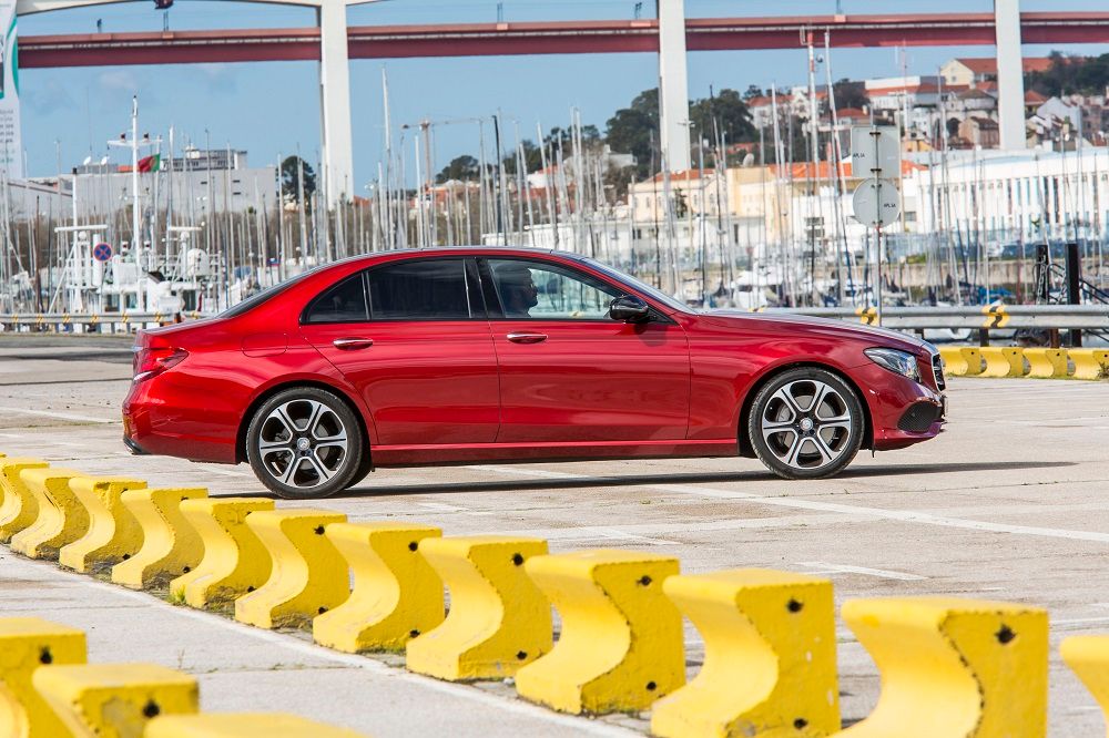 Mercedes-Benz E-Class Saloon Image Listing 15