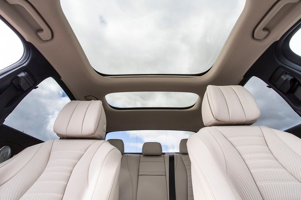 Mercedes-Benz E-Class Saloon Image Listing 19