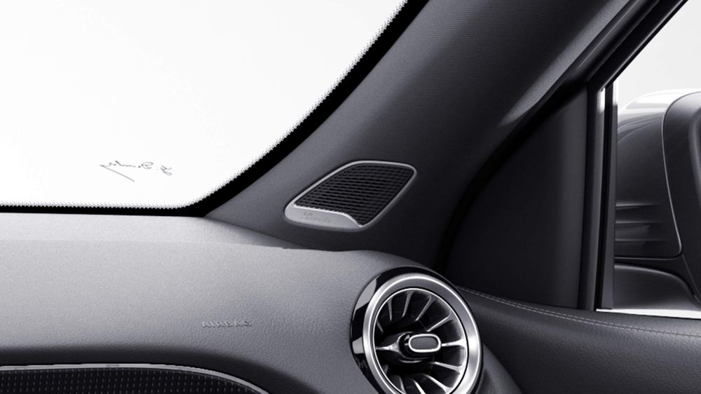 Mercedes-Benz EQB Image Listing 8