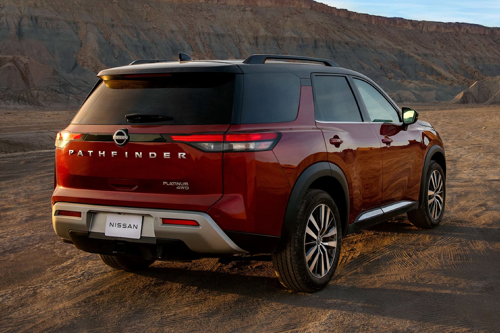 Nissan Pathfinder Image Listing 3