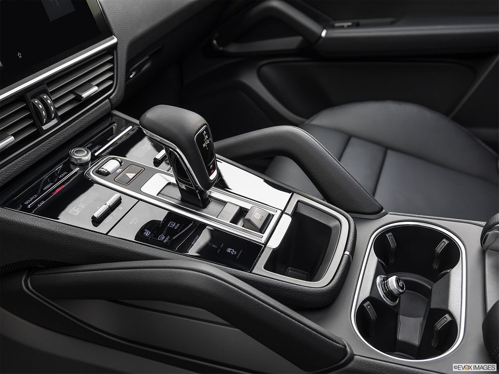 Porsche Cayenne Image Listing 24