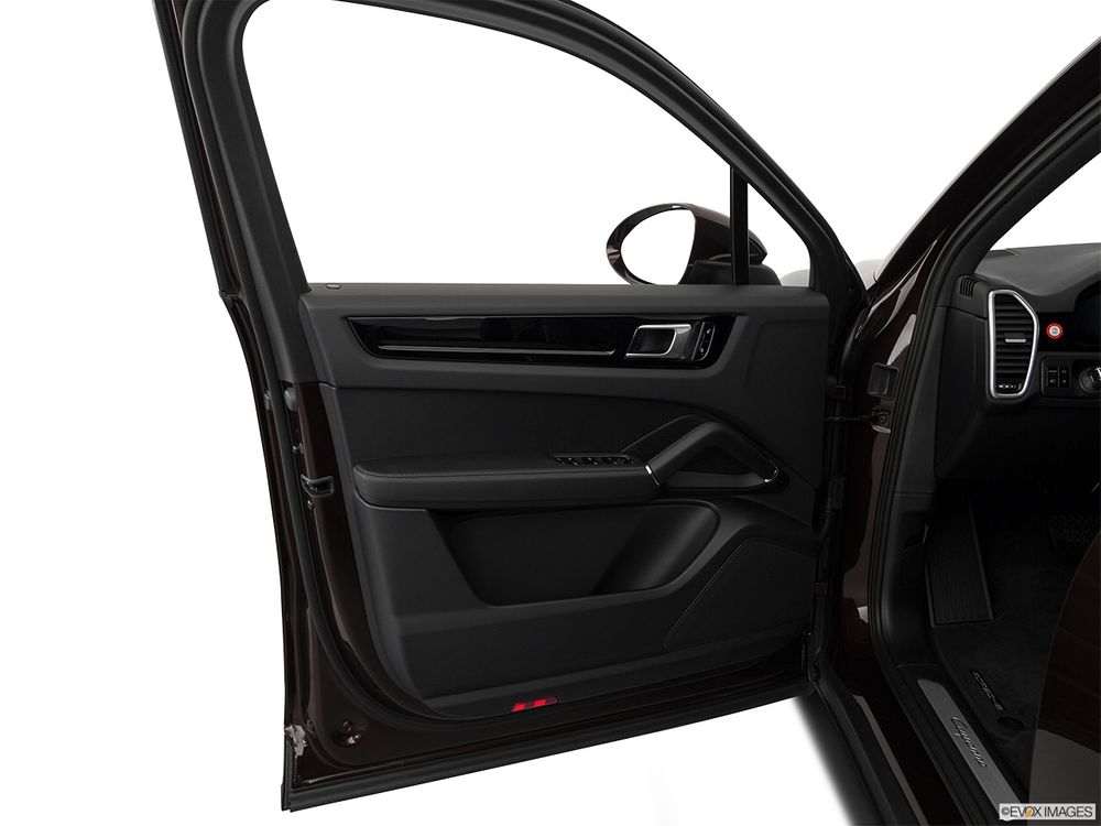Porsche Cayenne Image Listing 3