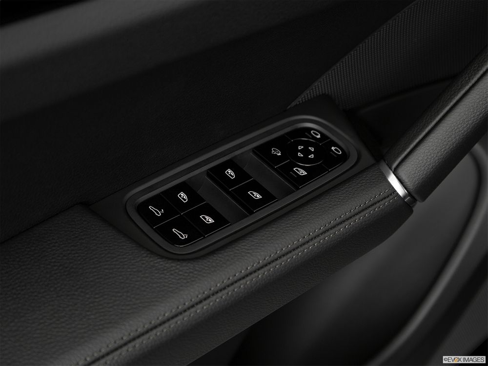 Porsche Cayenne Image Listing 4