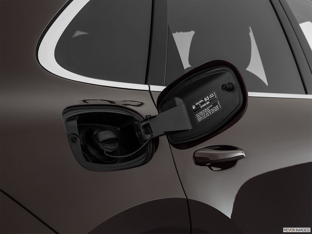 Porsche Cayenne Image Listing 21