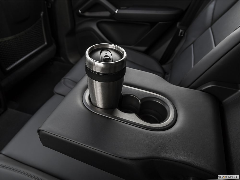 Porsche Cayenne Image Listing 40