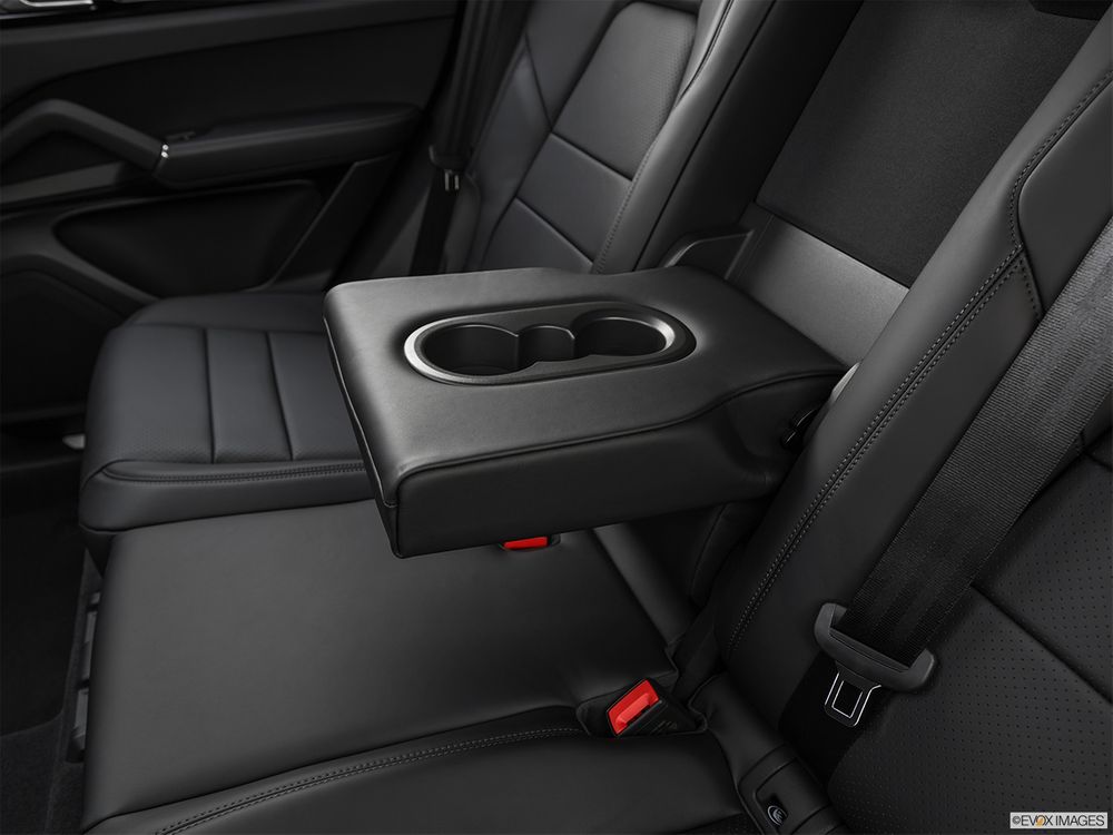 Porsche Cayenne Image Listing 47