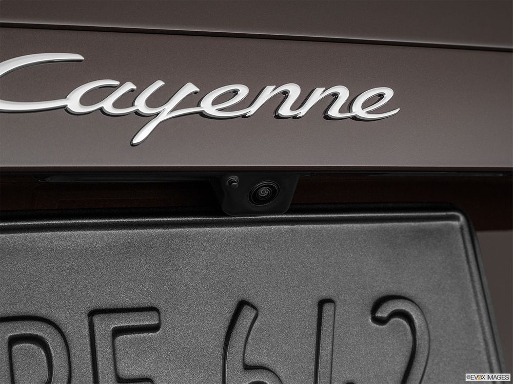 Porsche Cayenne Image Listing 64