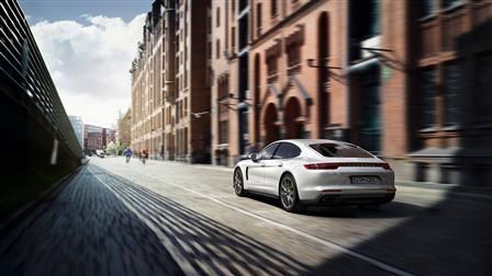 Porsche Panamera Image Listing 3