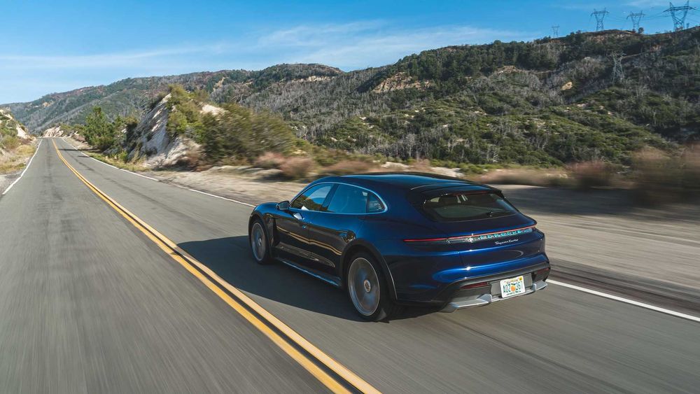 Porsche Taycan Cross Turismo Image Listing 9