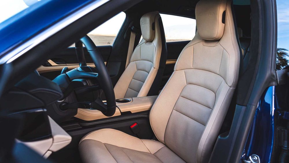 Porsche Taycan Cross Turismo Image Listing 17