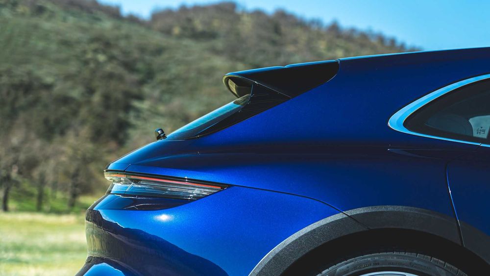 Porsche Taycan Cross Turismo Image Listing 6