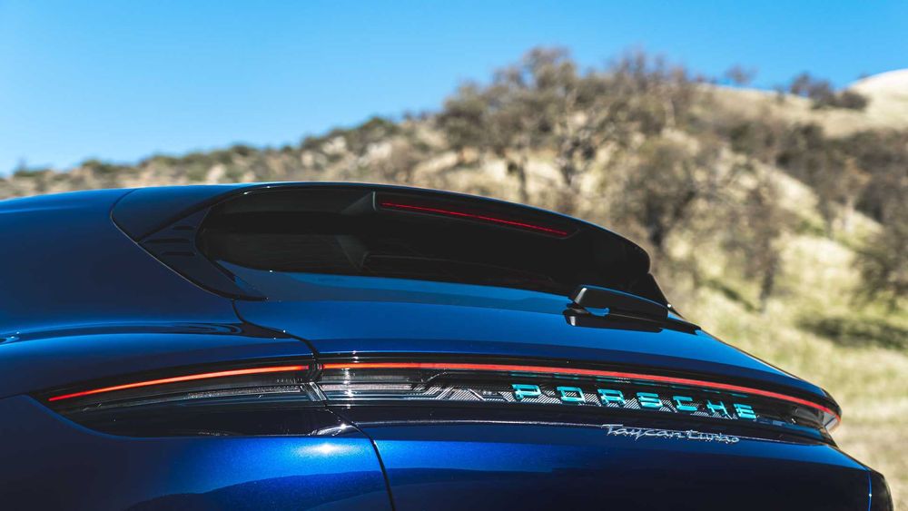 Porsche Taycan Cross Turismo Image Listing 7